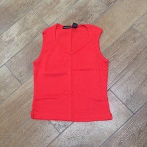 TOP WTH PRETTY NECKLINE, SLEEVELESS